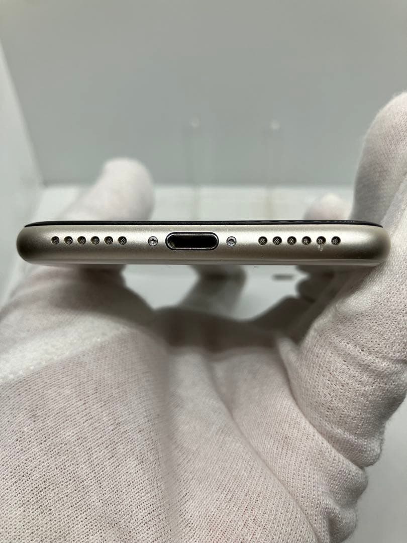 iPhone SE 第3世代 64GB 美品 SIMフリー バッテリー100%