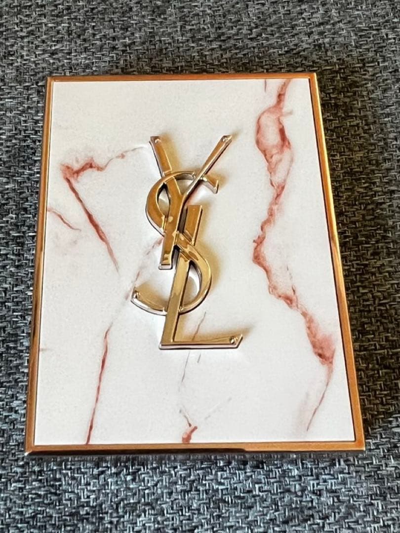 【限定色】：イヴサンローラン クチュール ミニ クラッチ 825アイシャドウ