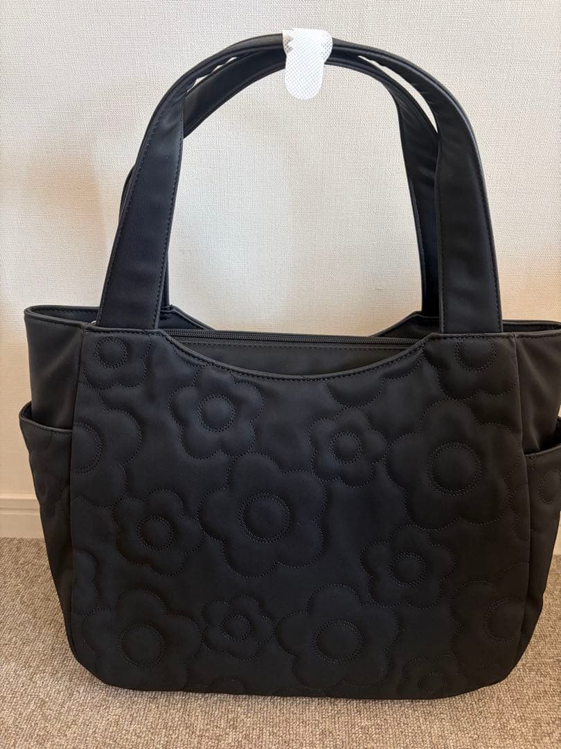 マリークヮントデイジーランダムキルト トート（ブラック）