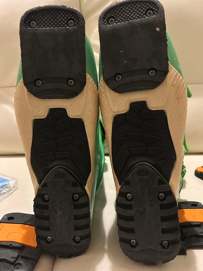 LANGE スキーブーツXT130FREETOUR人気サイズ２６.5センチ