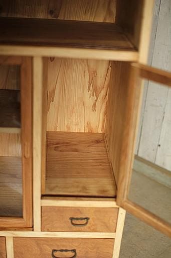 古い木枠のガラス戸棚　木製引き出し6杯　食器棚　本棚　キャビネット　古家具