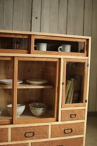 古い木枠のガラス戸棚　木製引き出し6杯　食器棚　本棚　キャビネット　古家具