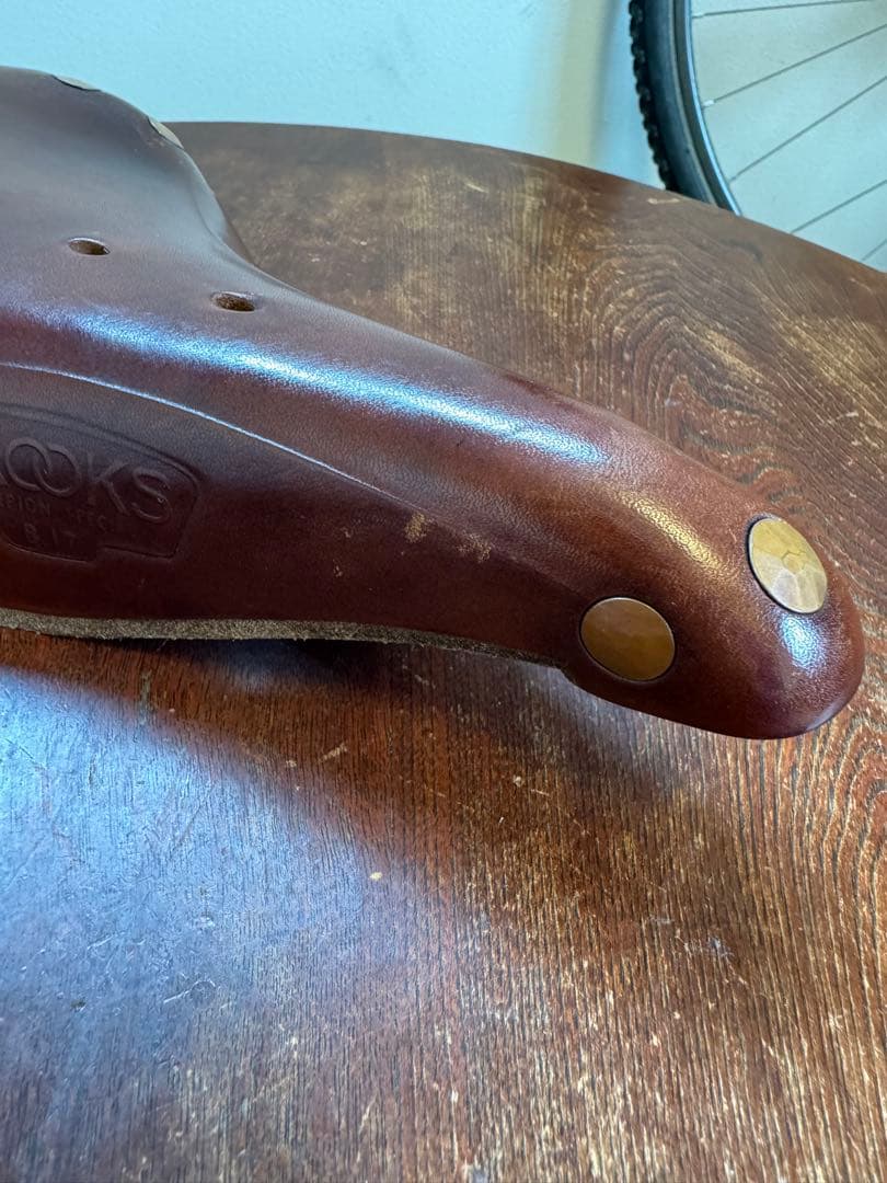 BROOKS b17 サドル
