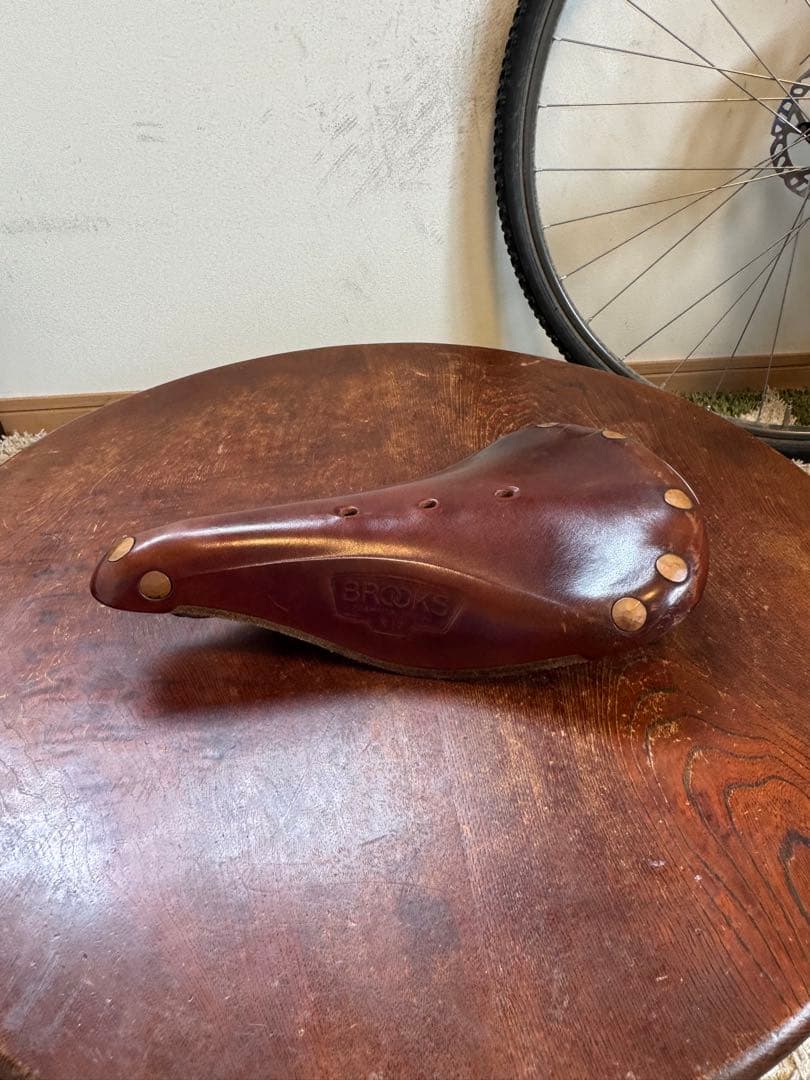 BROOKS b17 サドル
