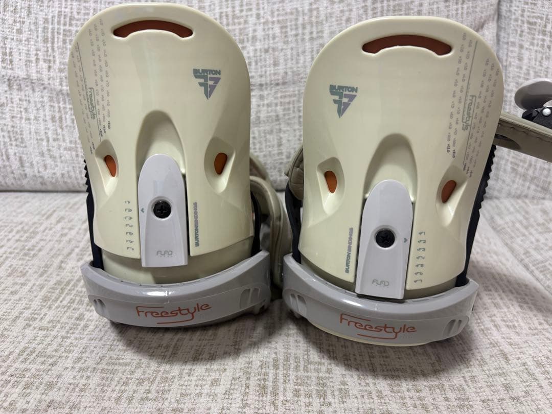 【未使用】BURTON バートン ビンディング Freestyle Mサイズ