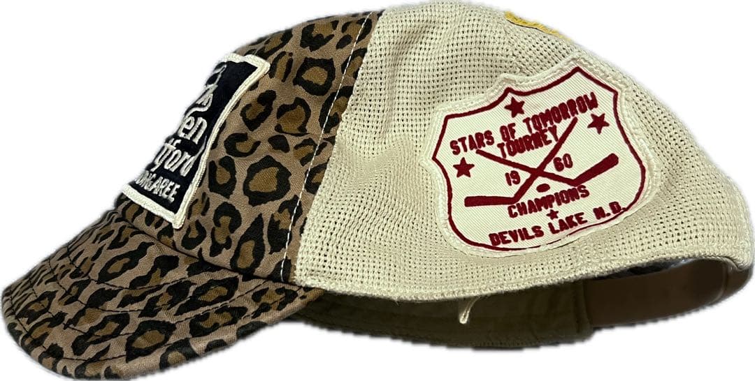 ヒョウ柄キャスケット メッシュキャップ　y2k TikTokファッション