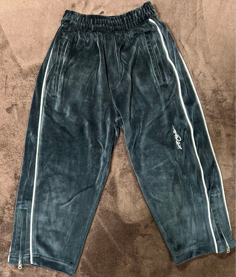 新品⭐️FUBU ベロア風　ジャケット&パンツ　4T約110cm★kfu56