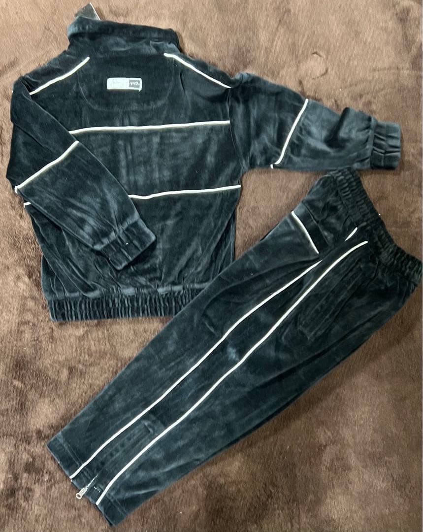 新品⭐️FUBU ベロア風　ジャケット&パンツ　4T約110cm★kfu56