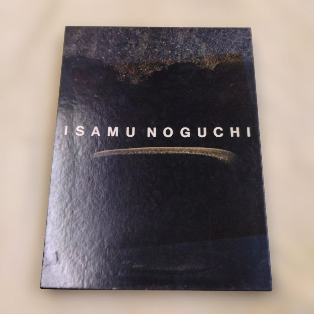 ISAMU NOGUCHI 　イサム・ノグチ　あかりと石の空間