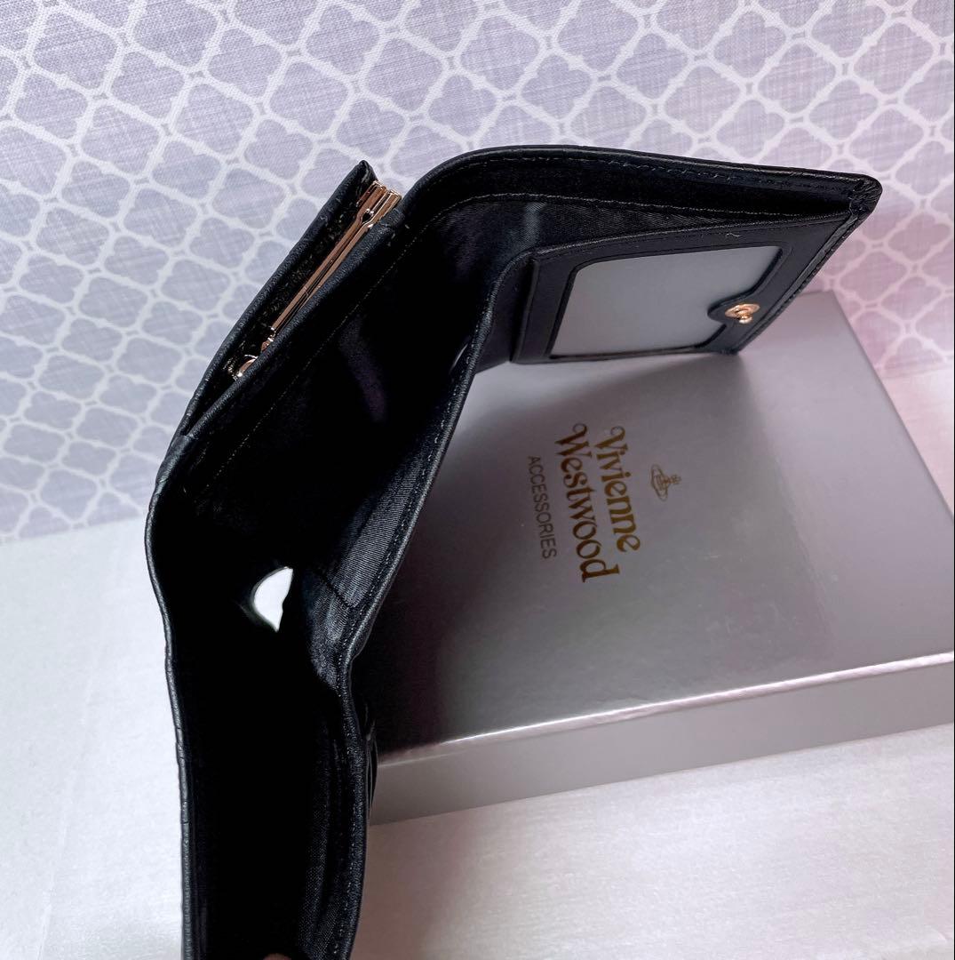 【最新❤︎新品】ヴィヴィアン・ウエストウッド　三折財布 黒マット