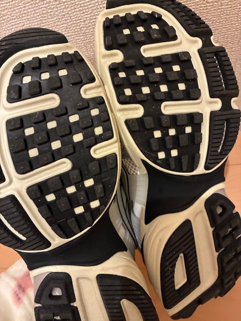 NIKE v2k run 25.5 グレー ほぼ新品