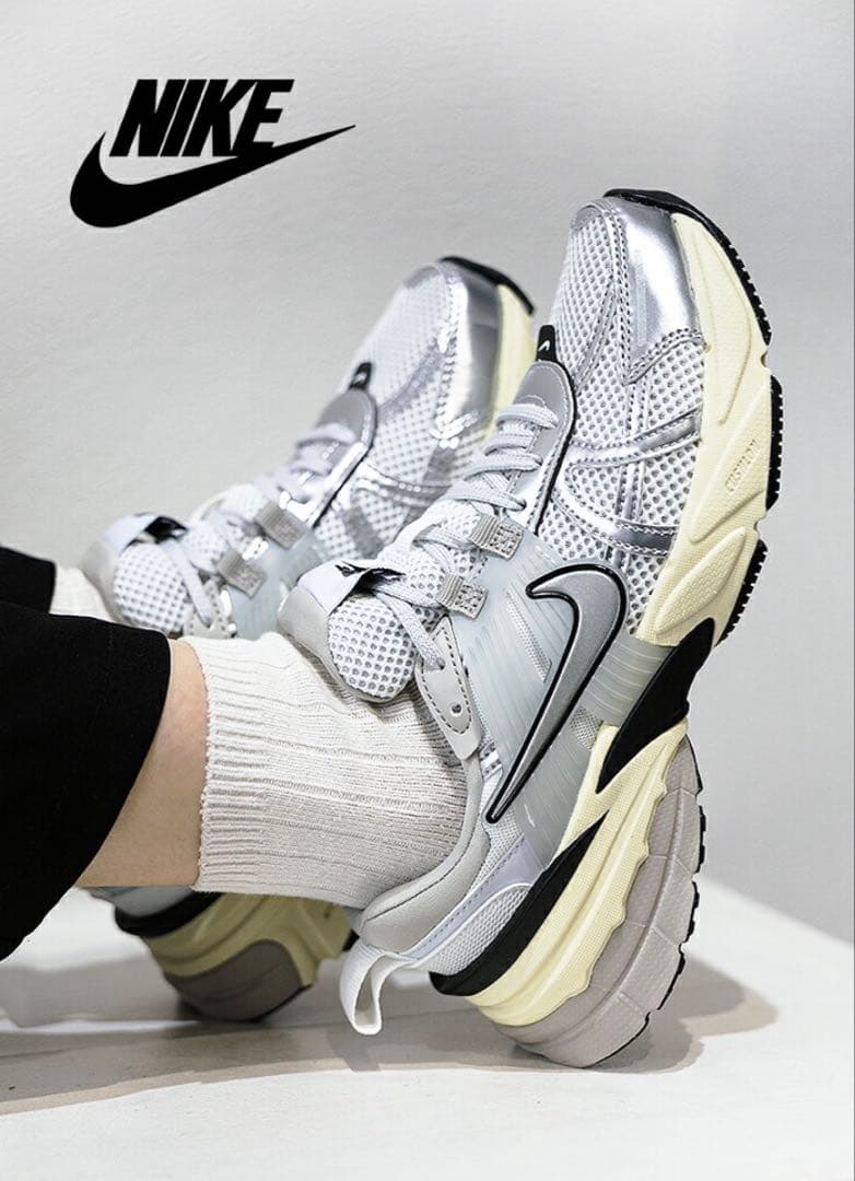 NIKE v2k run 25.5 グレー ほぼ新品