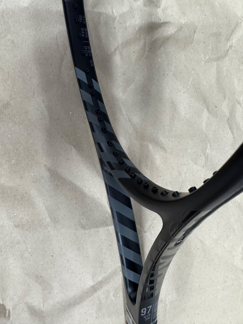 ラケット(硬式用) Wilson Pro Staff 97 V13 Night Session G2