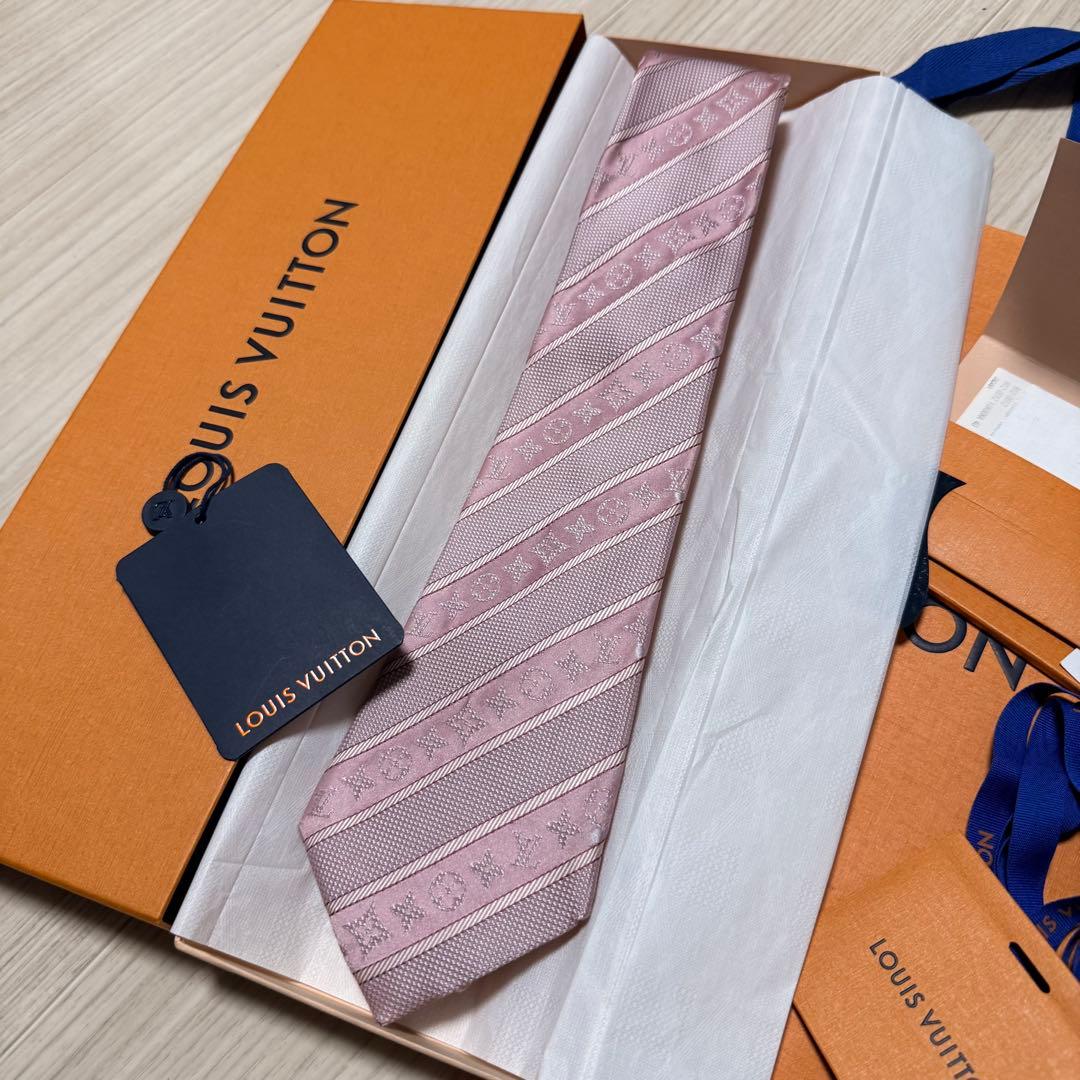 新品箱紙袋セット✨ヴィトンネクタイ　ヴィトン　ネクタイ　ピンク　ピンクネクタイ