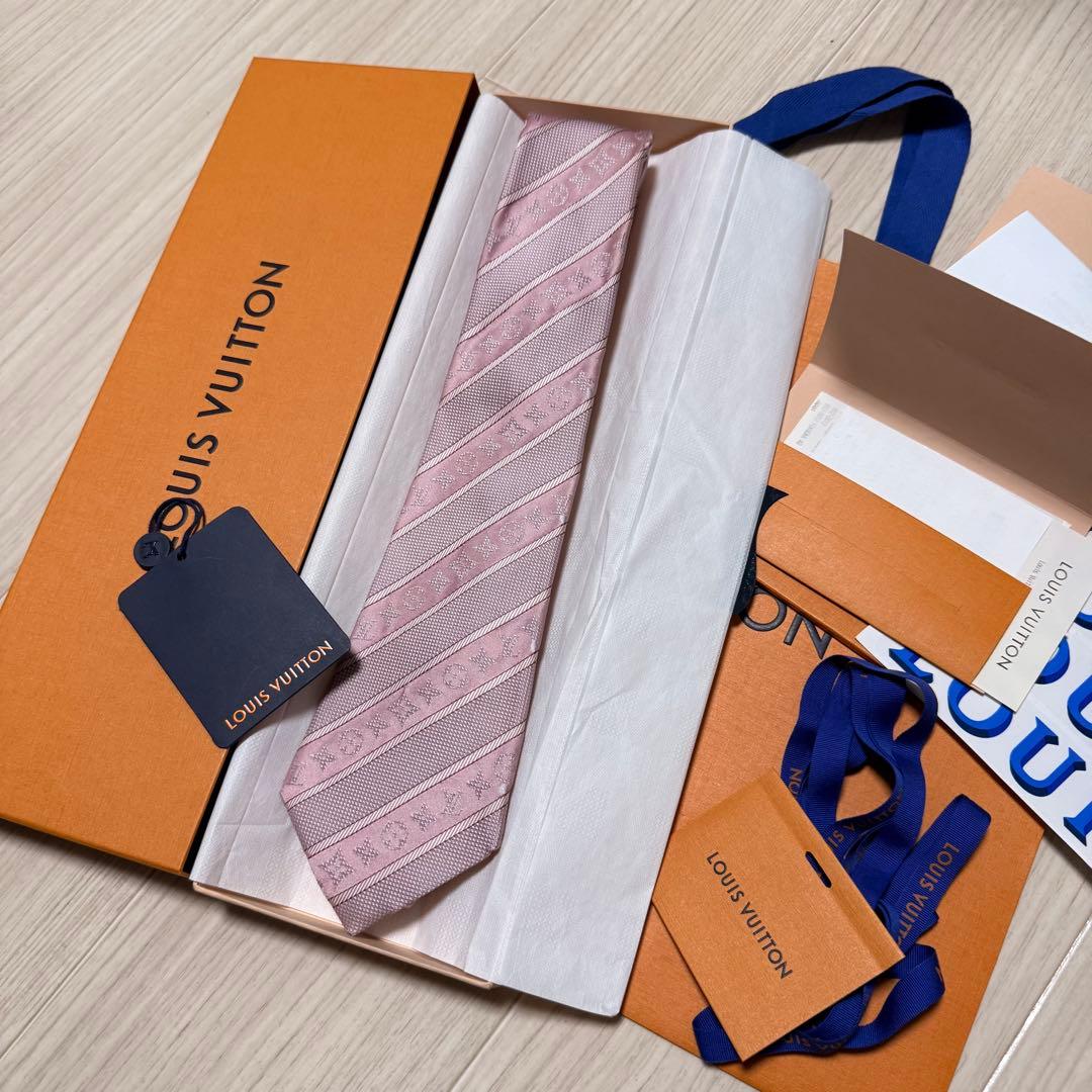 新品箱紙袋セット✨ヴィトンネクタイ　ヴィトン　ネクタイ　ピンク　ピンクネクタイ
