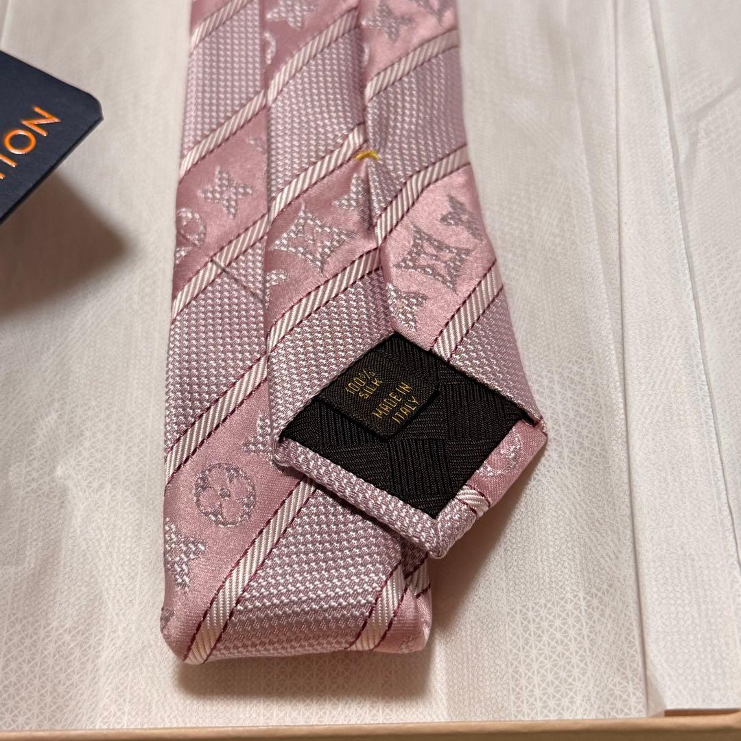 新品箱紙袋セット✨ヴィトンネクタイ　ヴィトン　ネクタイ　ピンク　ピンクネクタイ