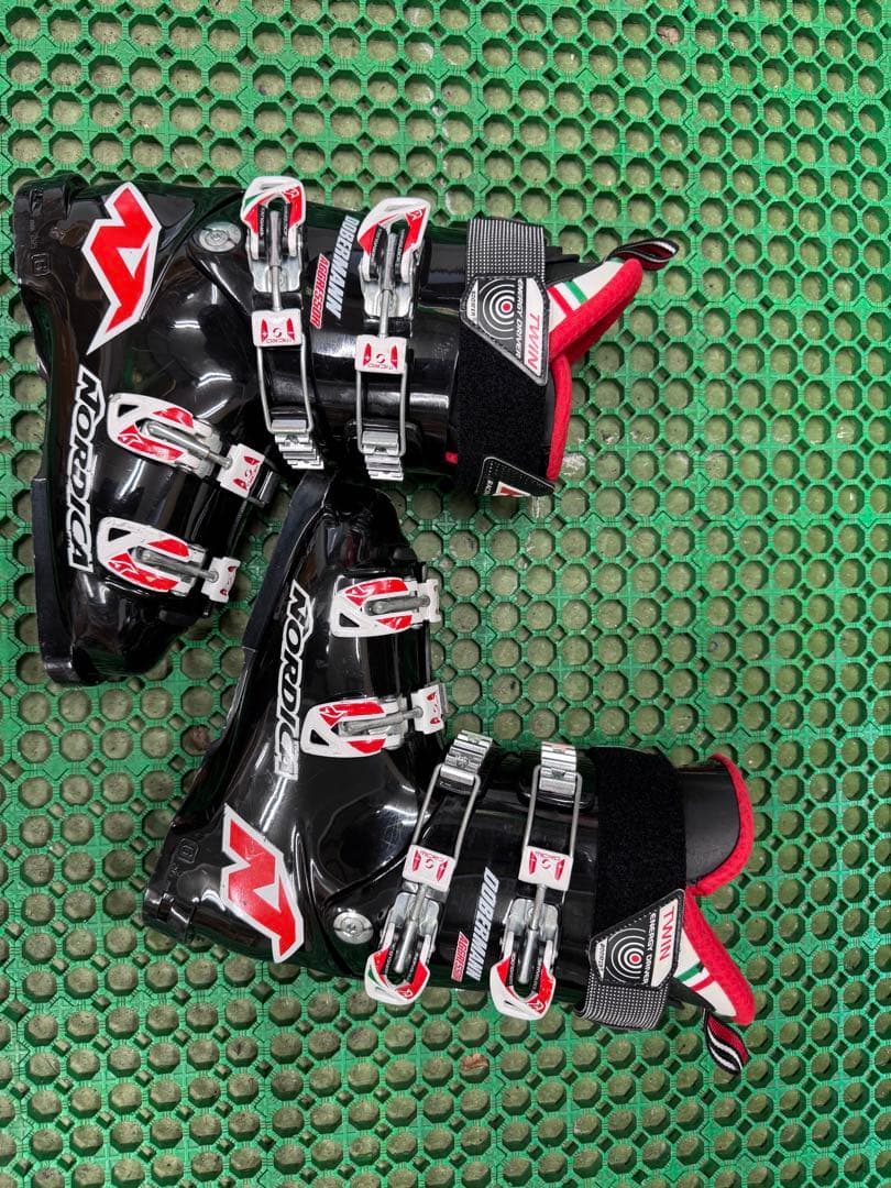 Nordica Dobermann スキーブーツ