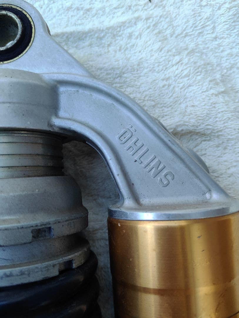 ÖHLINS サスペンション