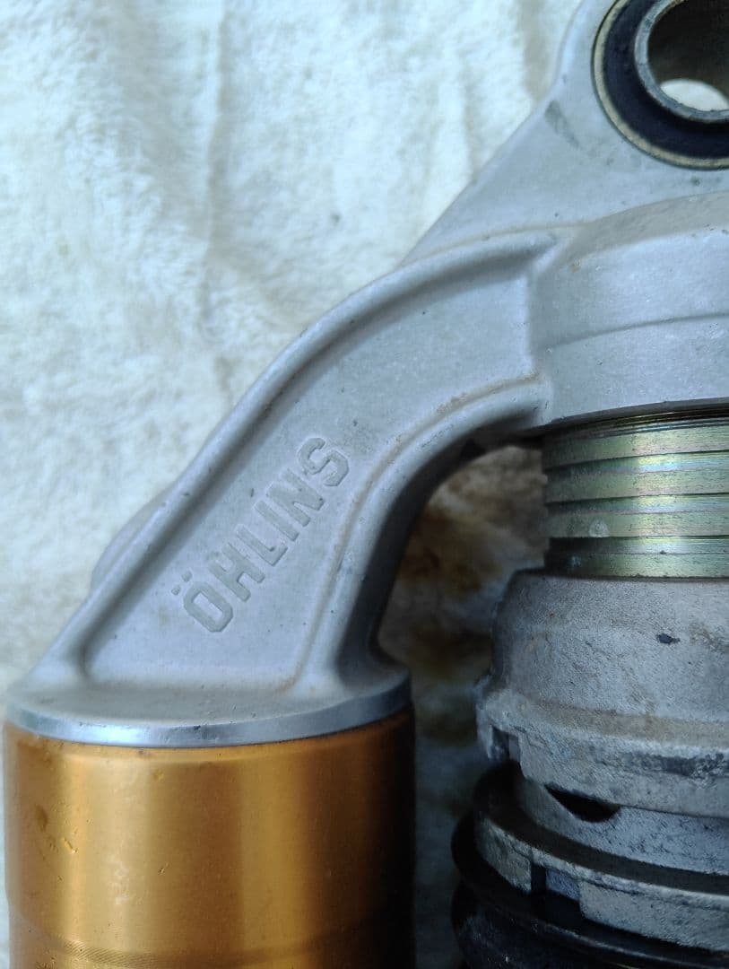 ÖHLINS サスペンション