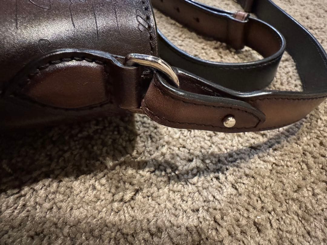 BERLUTI トゥジュール ガリバー スクリットレザー メッセンジャー