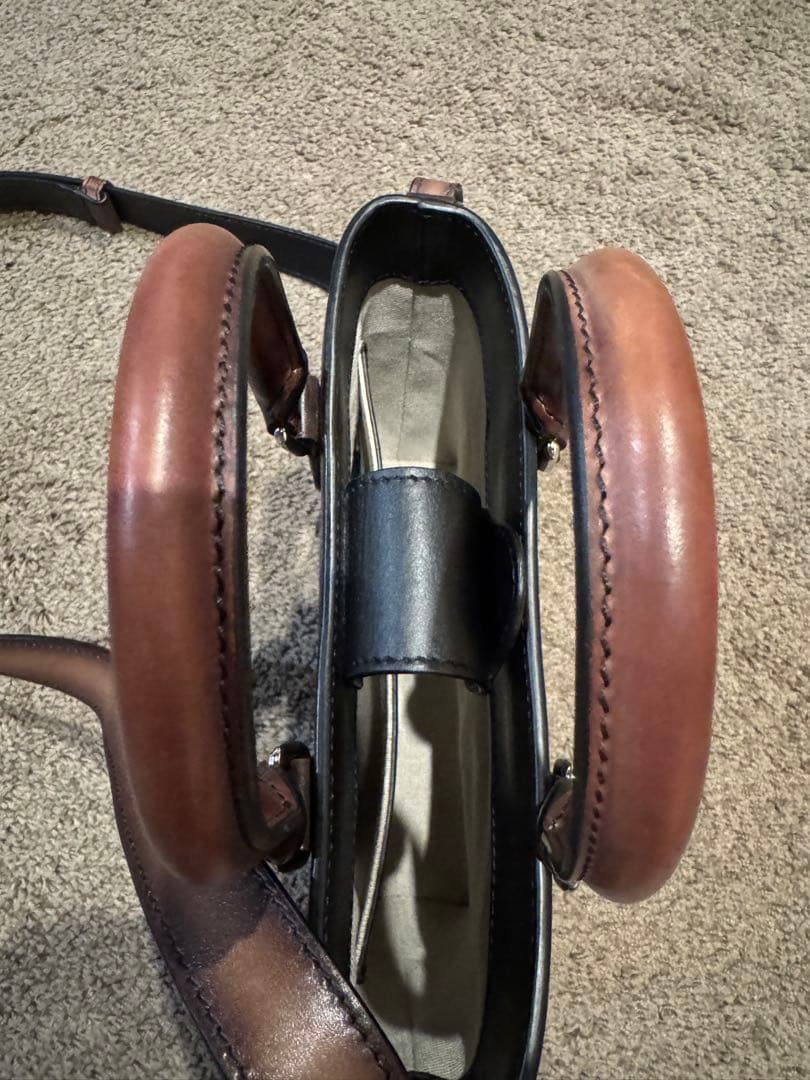 BERLUTI トゥジュール ガリバー スクリットレザー メッセンジャー