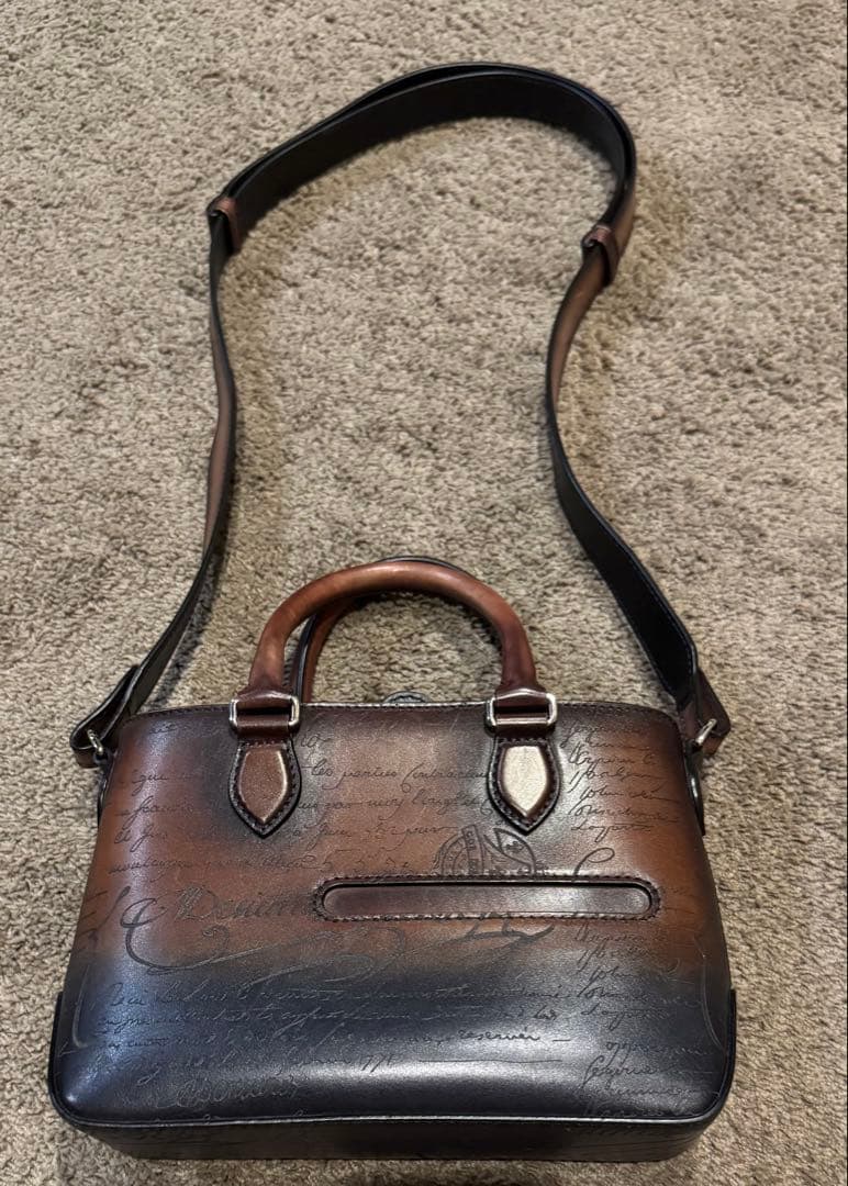 BERLUTI トゥジュール ガリバー スクリットレザー メッセンジャー