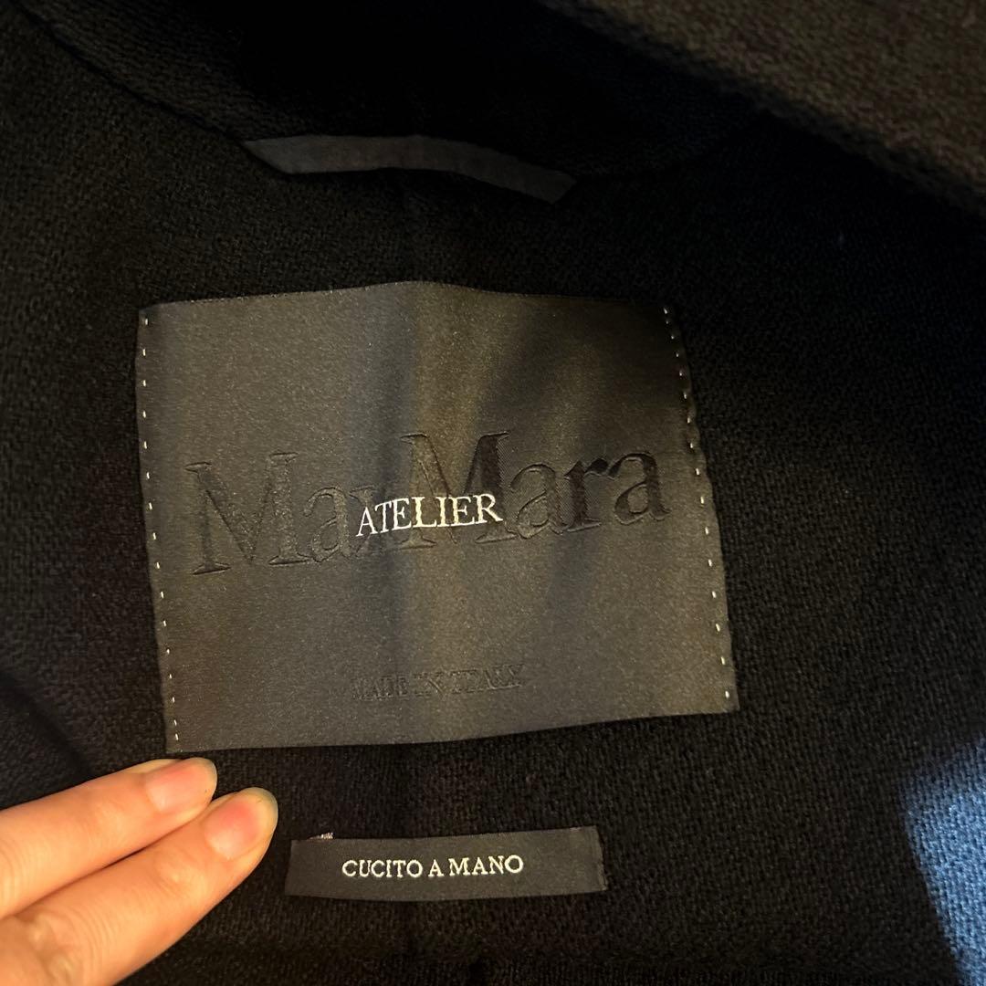 美品　マックスマーラ 素敵なデザインやや厚手で重みあるウール素材　ロングコート