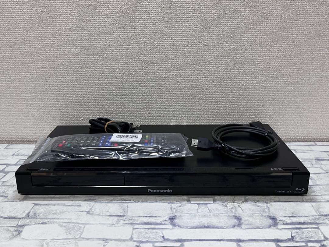 1TB 3番組録画　パナソニック　ブルーレイレコーダー　DMR-BZT665