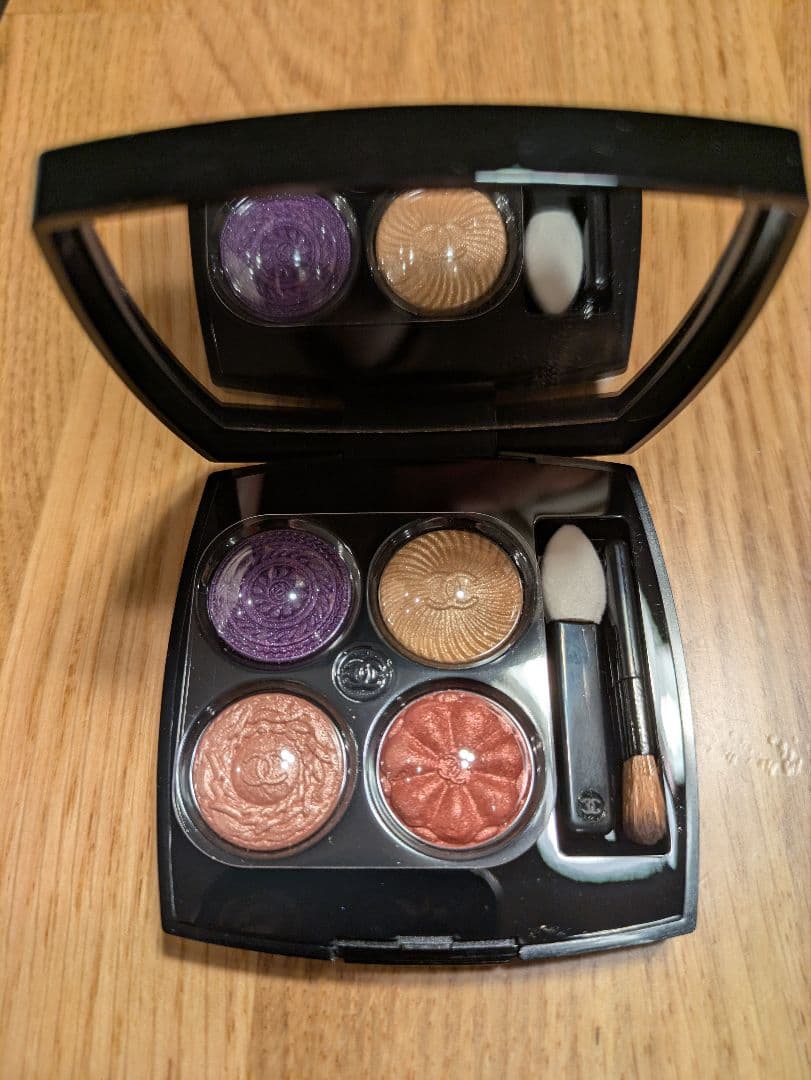 CHANEL/シャネル レ キャトル オンブル ブトン #239