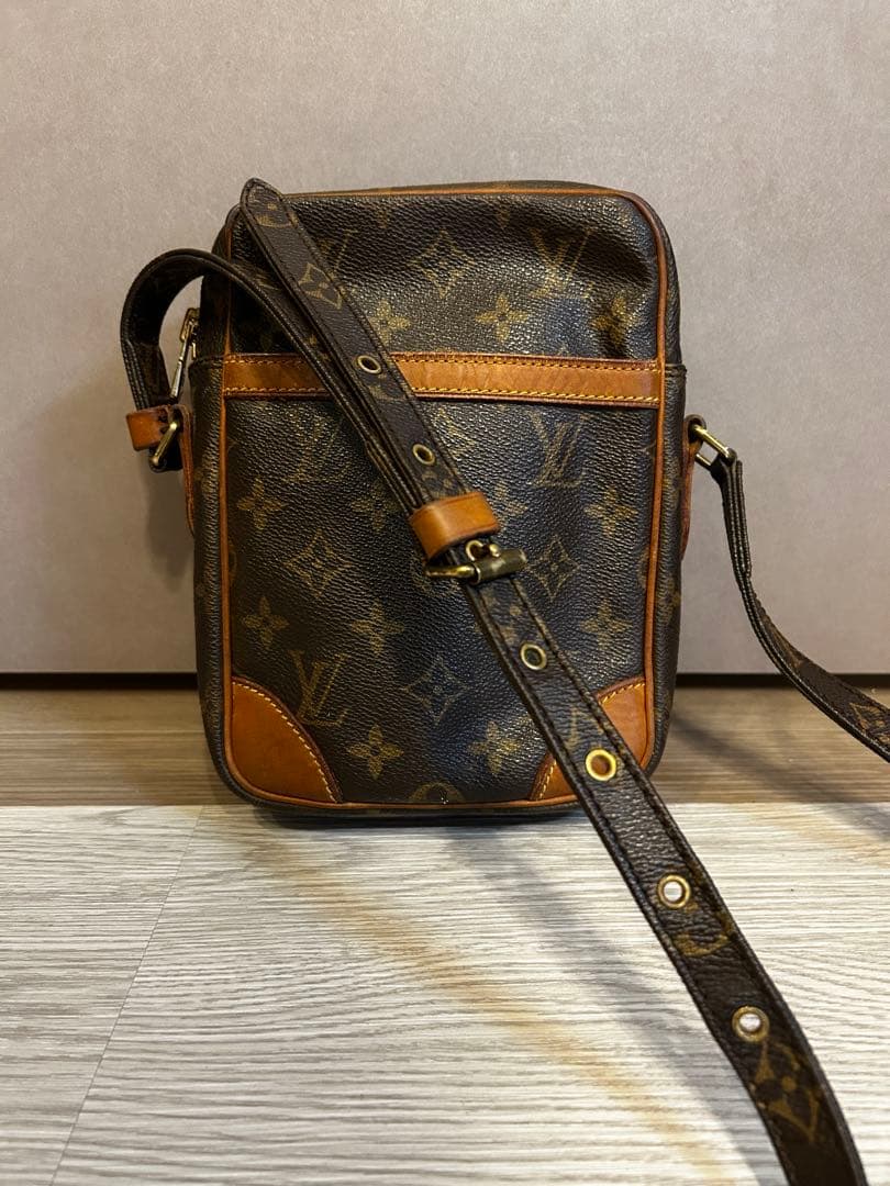 ルイヴィトン　ショルダーバッグ/613