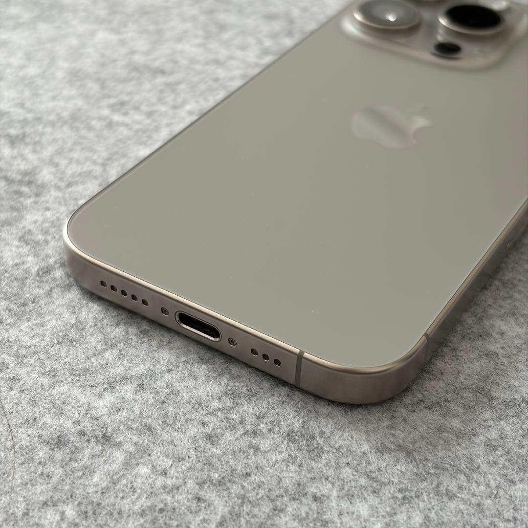 海外版音無 iPhone 15Pro 256GB ナチュラルチタニウム