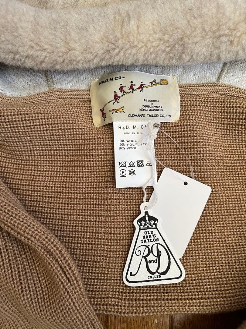 R & D.M.Co- フーディマフラー