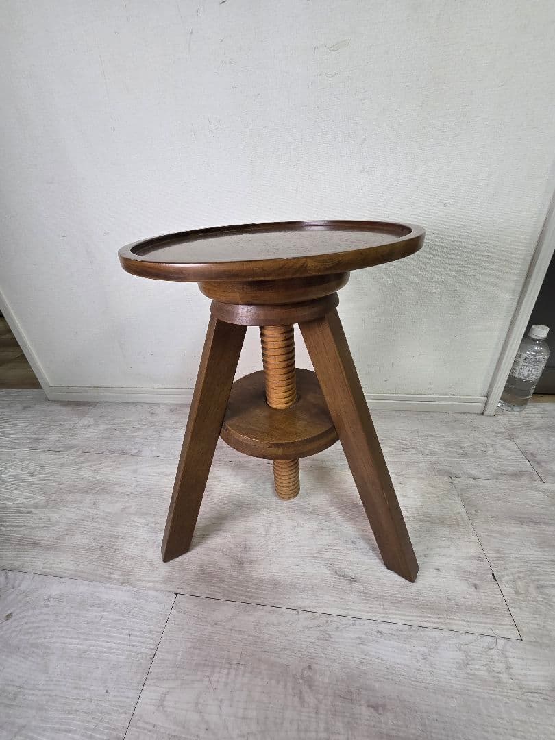 ルメスツール　ウォールナット材　高さ調整可能