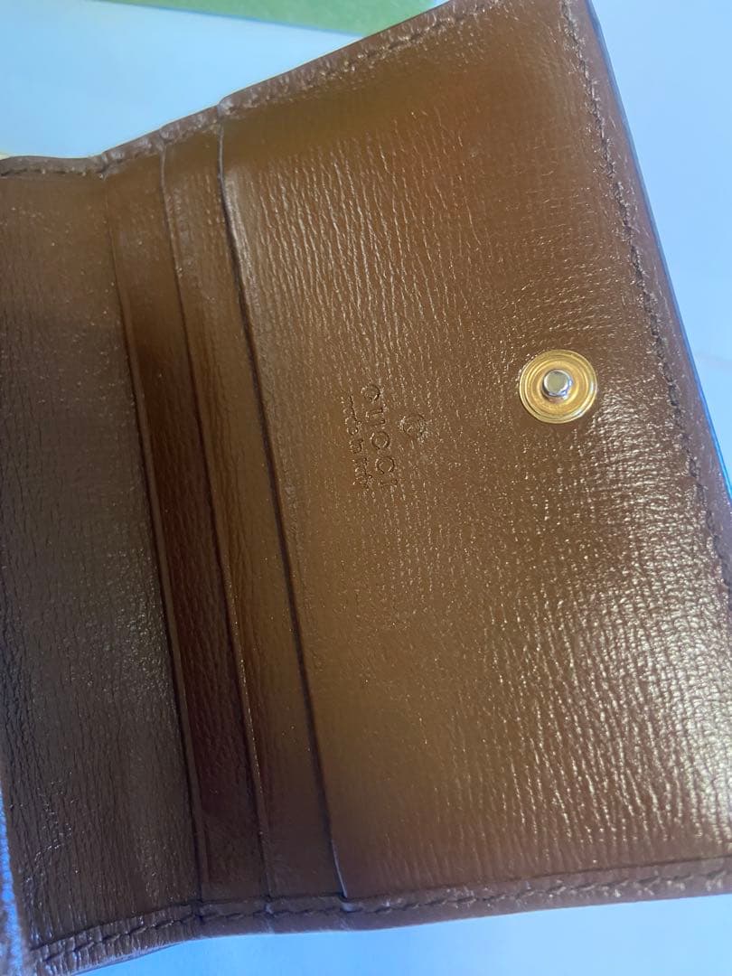 早い物勝ち‼️GUCCI バレンタイン限定‼️ハート型ロゴ 二つ折り財布