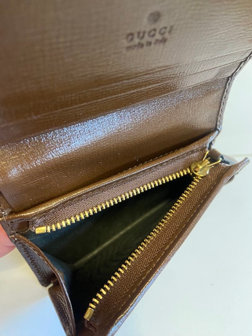 早い物勝ち‼️GUCCI バレンタイン限定‼️ハート型ロゴ 二つ折り財布