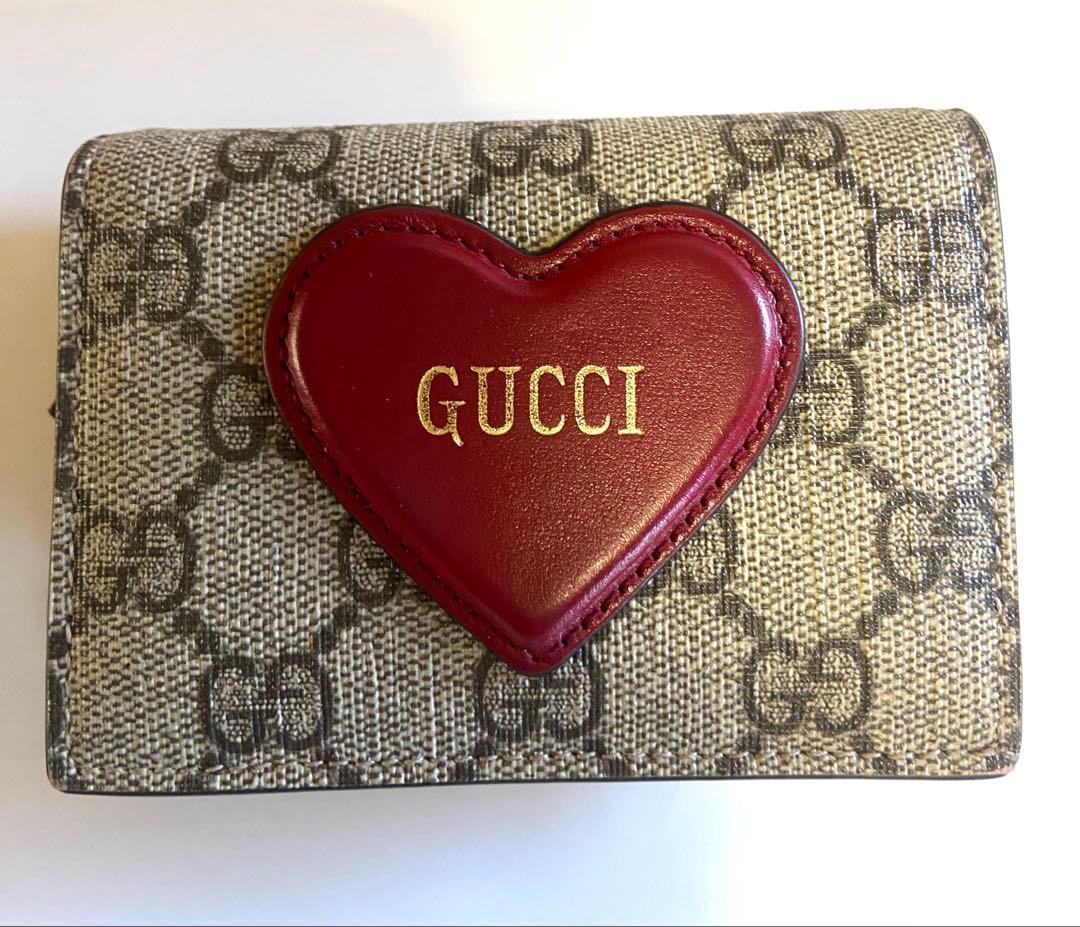 早い物勝ち‼️GUCCI バレンタイン限定‼️ハート型ロゴ 二つ折り財布