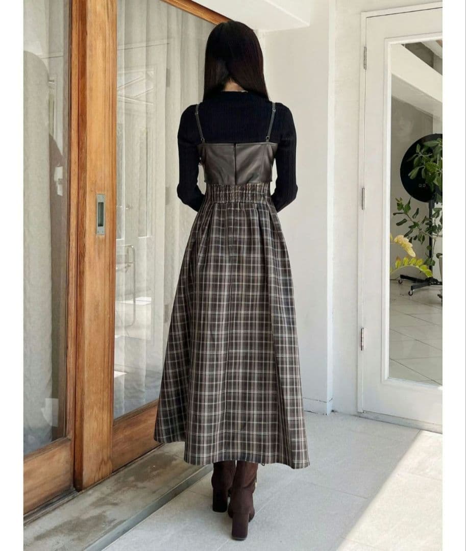 MERCURYDUO フェイクレザービスチェドッキングキャミワンピース ブラウン