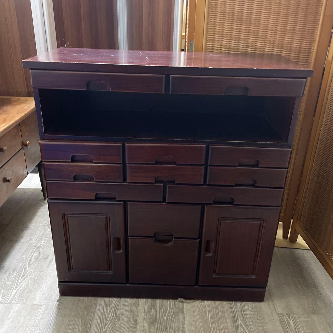 ダークブラウン木製キャビネット 12引き出し 開き棚２つ キャスター付き