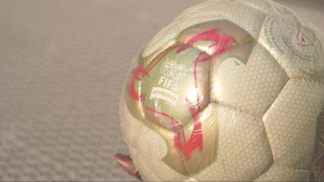 adidas 2002 FIFA APPROVED サッカーボール 台付き