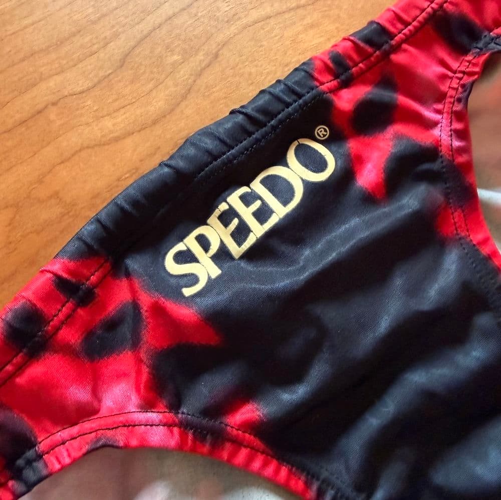 【美品】speedo アクアブレード ブラック×レッド S 光沢 ウロコ　競パン