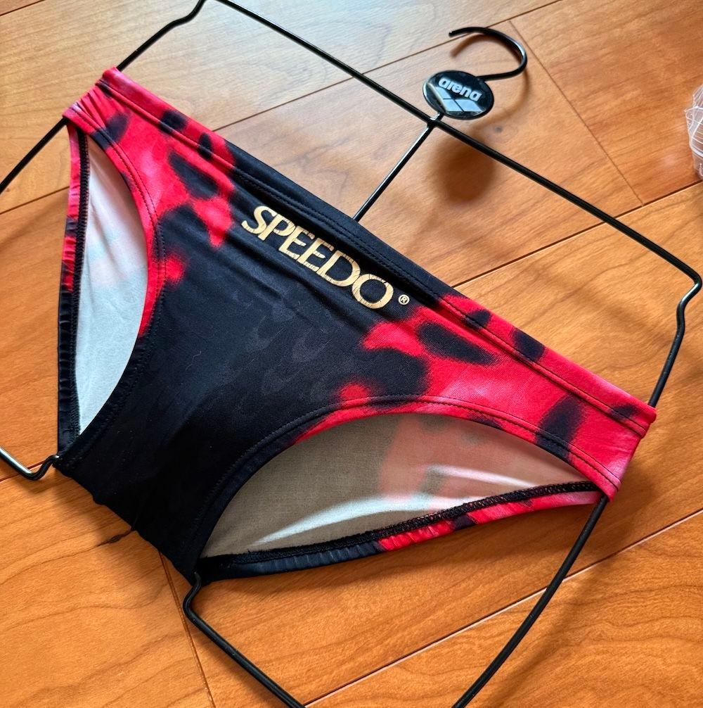 【美品】speedo アクアブレード ブラック×レッド S 光沢 ウロコ　競パン