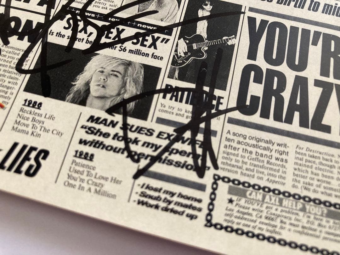 レアGuns N' Roses サインCD ガンズアンドローゼズ　アクセルローズ