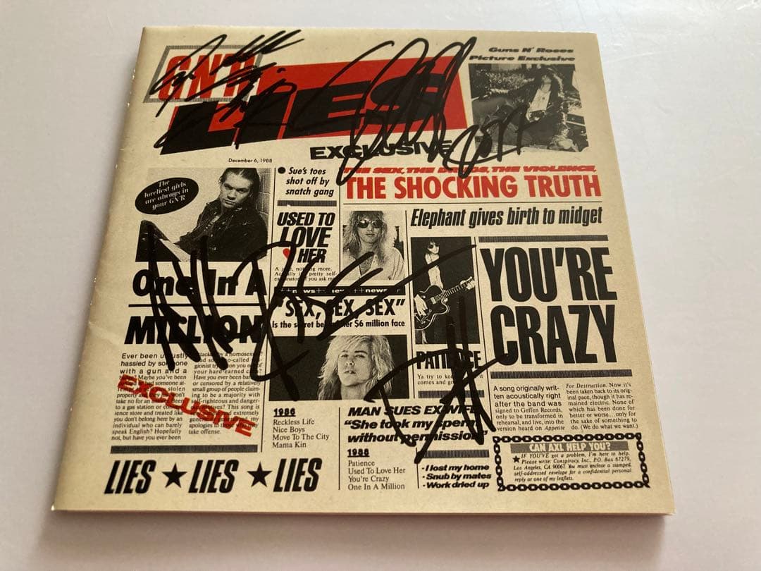 レアGuns N' Roses サインCD ガンズアンドローゼズ　アクセルローズ