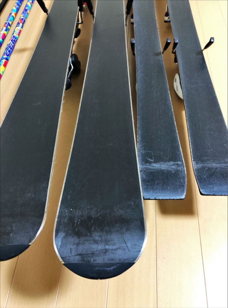 スキー板　ストック付き　2セット②