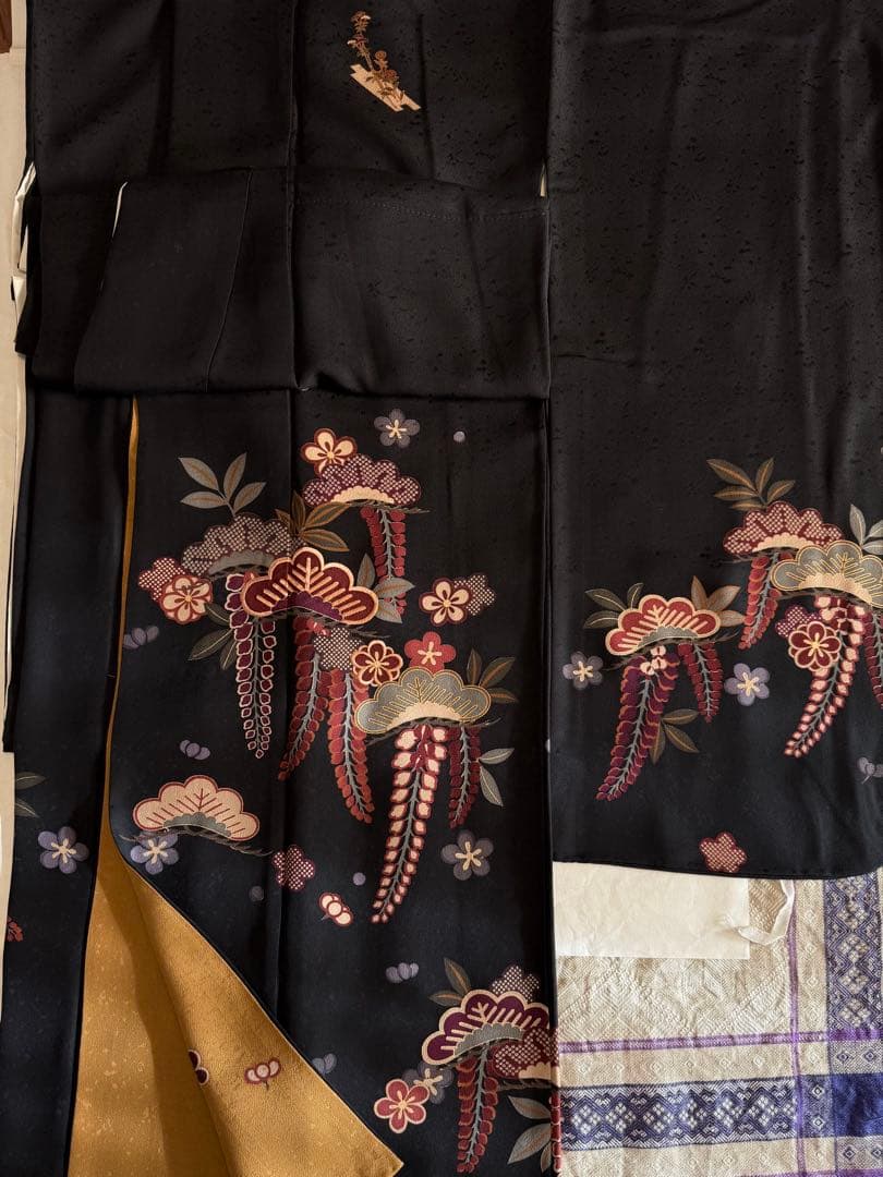 二尺袖　振袖　訪問着　黒地　松 梅 藤