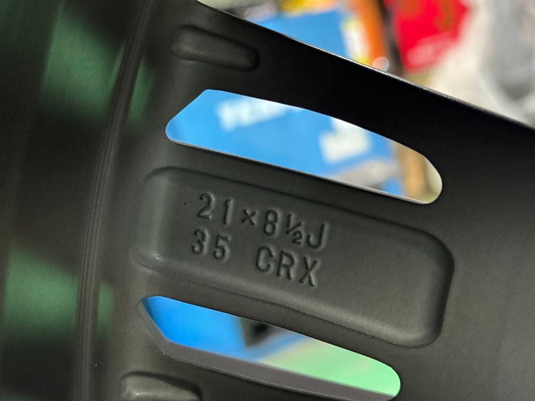 トヨタ　クラウン　エステート　70th 21インチ マットブラックホイール