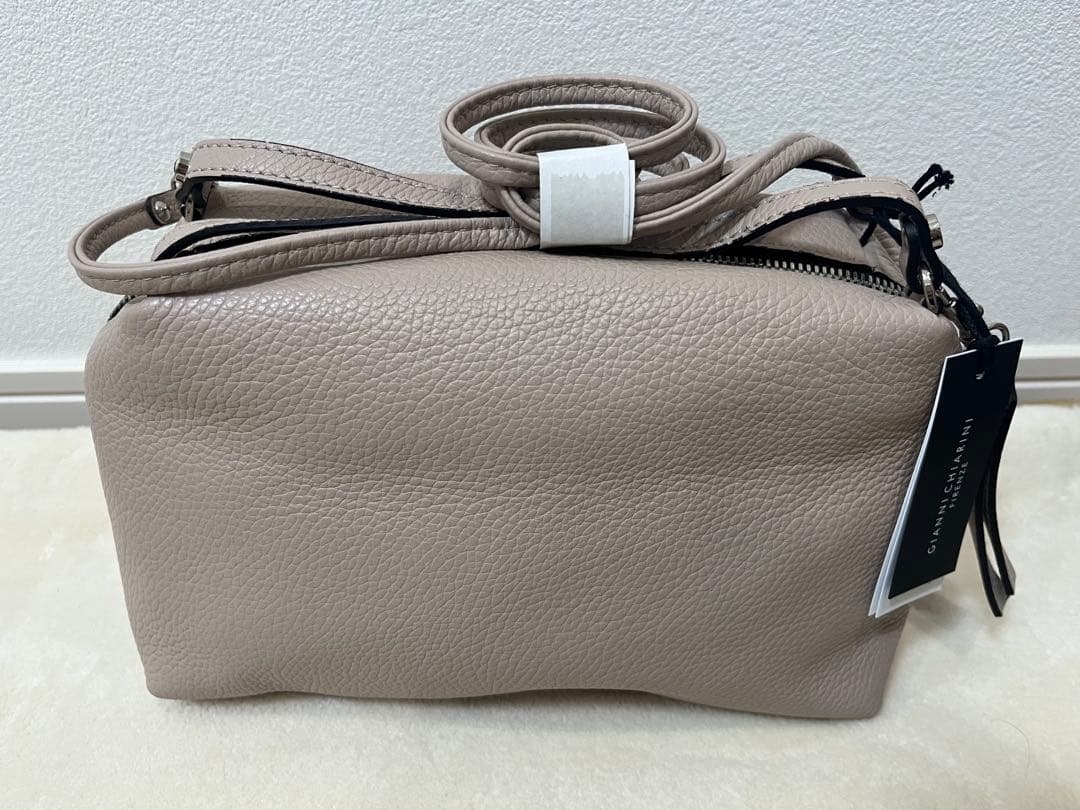 GIANNI CHIARINIレザー ショルダーバッグ