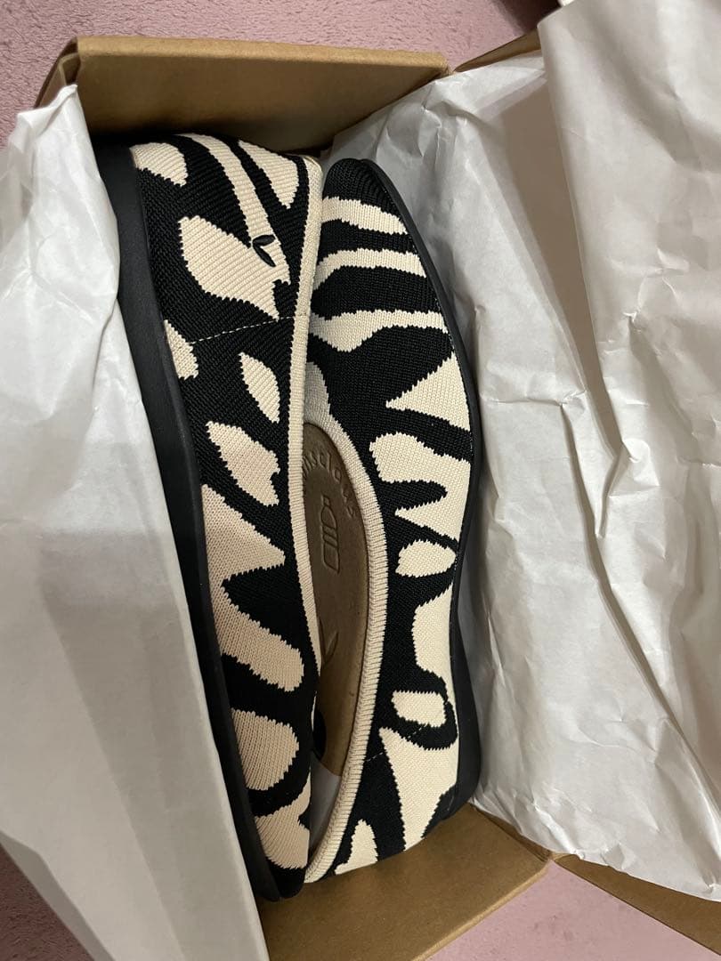 VIVAIA Aria Walker ホワイトタイガー柄 フラットシューズ　新品