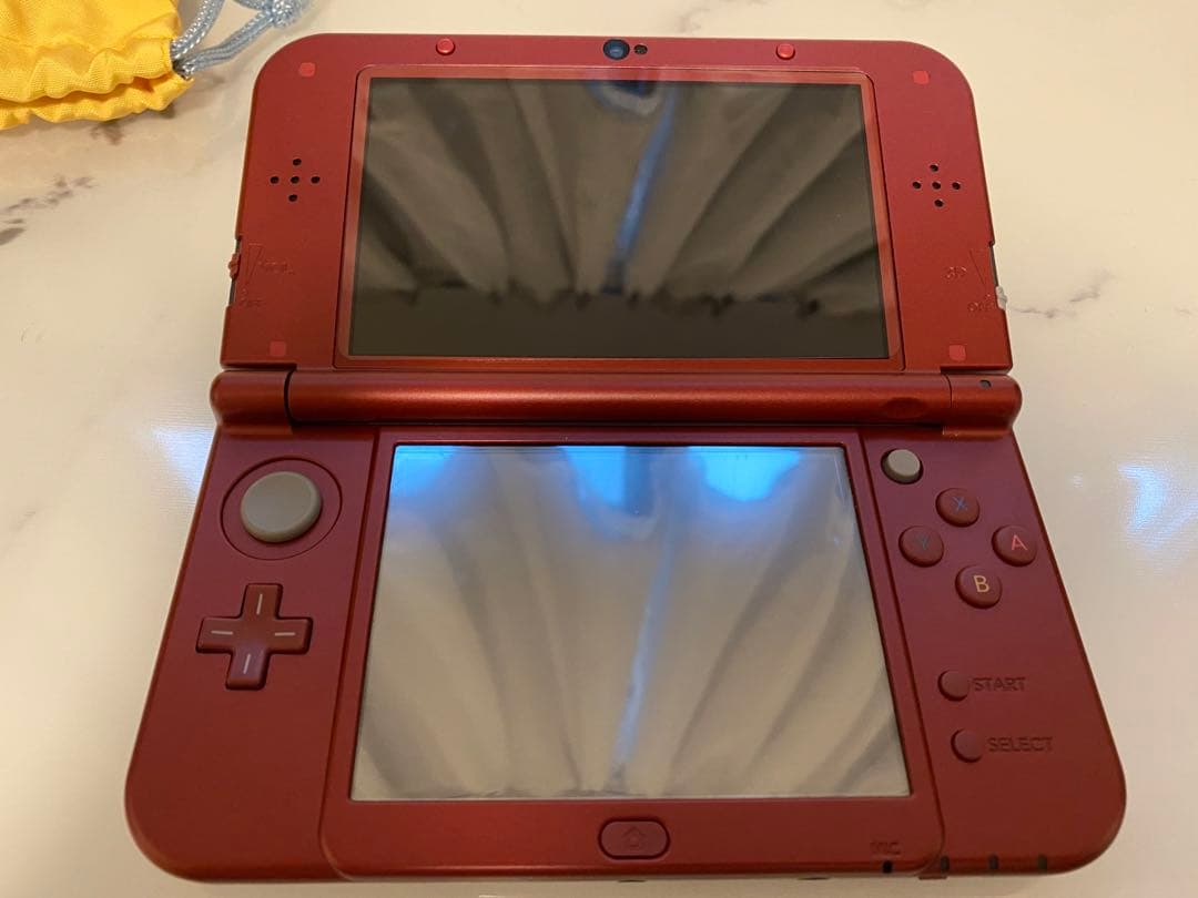 Newニンテンドー 3DS LL メタリックレッド+ソフトセット