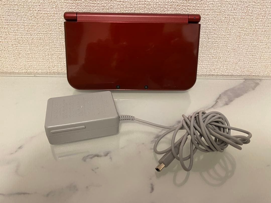 Newニンテンドー 3DS LL メタリックレッド+ソフトセット